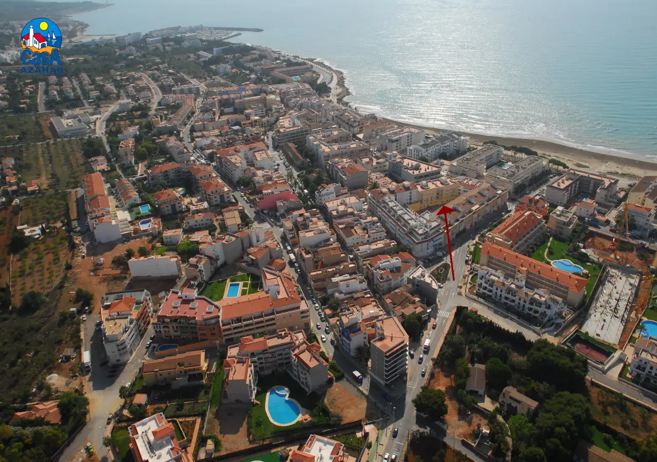 Vue aérienne du centre d'Alcossebre avec l'emplacement des appartements Mare Nostrum, près de la mer